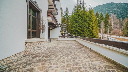 Poiana Brasov House | Cozy Silvia Chalet with Pool and Family-Friendly Amenities