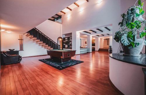 Poiana Brasov House | Cozy Silvia Chalet with Pool and Family-Friendly Amenities