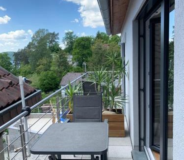 Ueberlingen Apartment | Oceanfront Retreat at Silvias Ferienwohnung – Rated 9/10
