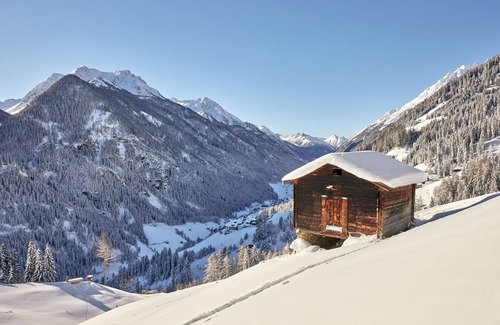 Kappl Apartment | Relaxing Lake View Retreat with Spa & Family-Friendly Perks