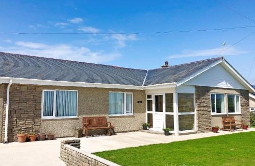 Aberdaron House | Unforgettable Stays at Silyn - Pet and Child Friendly Retreat