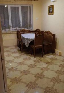 Berehove House | Family-Friendly Retreat at Sima with Kitchen Amenities