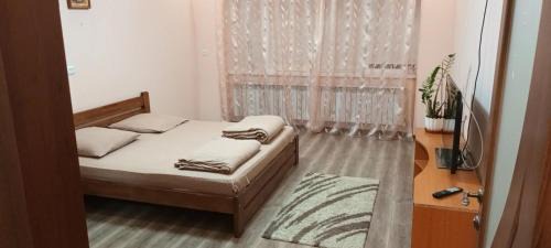 Berehove House | Family-Friendly Retreat at Sima with Kitchen Amenities
