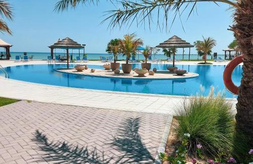 Simaisma Resort | Elegant Stay at Simaisma A Murwab Resort with Private Beach