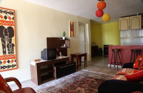 Ngong Bed & Breakfast | Budget-Friendly Simani Guest House with Breakfast & Kitchen