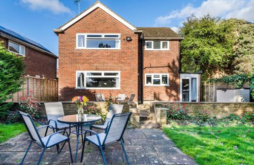 Hemel Hempstead Apartment | Simba House: Ideal for Families, Contractors & Free Wi-Fi