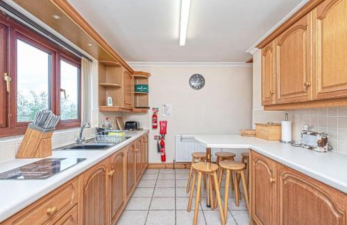 Beaumaris House | Child-Friendly Retreat at Simdde Wen - Guest Rated 10/10