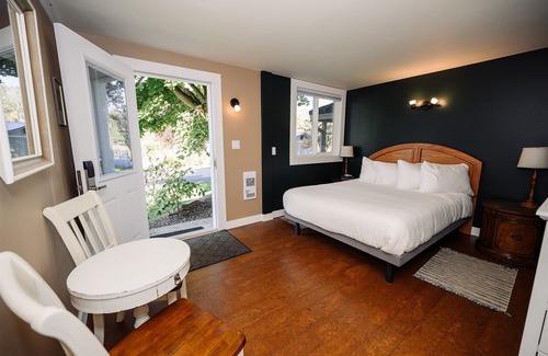 Okanagan-Similkameen Hotel | Experience Similkameen Wild Resort & Winery: Eco-Friendly Oasis