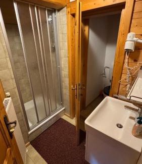 Matrei in Osttirol Apartment | Pet Friendly Simiterhof: Guest Rated 9.3/10 with Breakfast