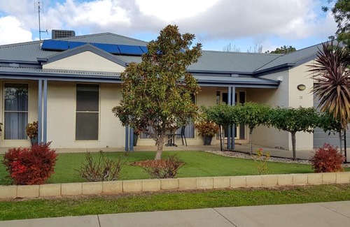 Moama House | Family-Friendly Simms Retreat - Guest Rated 10/10