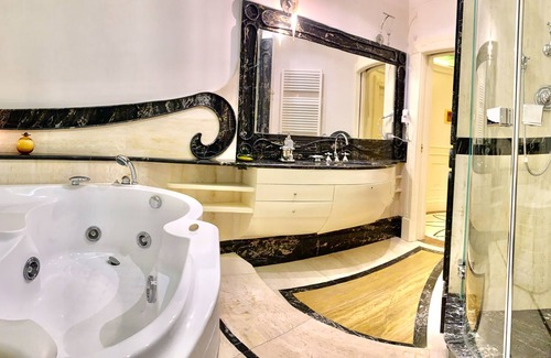 Tuscolano House | Discover Simon's Guest House Rome: Top-Rated & Family-Friendly
