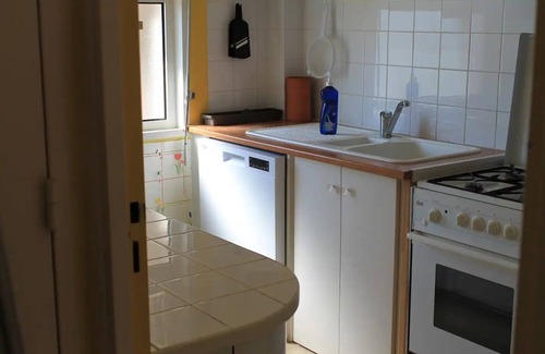 Hyeres Apartment | Simone Berriau Plage: Ocean View, Spa & 10/10 Guest Rating