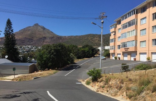 Redhill Apartment | Elevate Your Stay at SIMONSBERG with Oceanfront Views