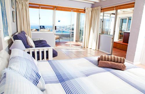 Redhill Apartment | Ocean View Simonstown Penthouse with Family-Friendly Amenities