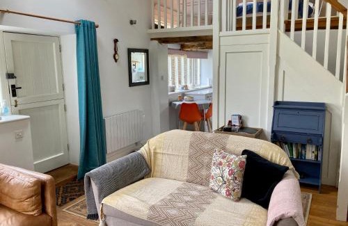Saxmundham House | Experience Pet-Friendly Comfort at Simpers Drift Hotel