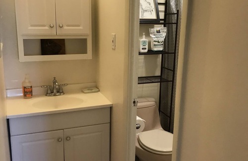 Denver Condo | Cozy 1 BR Retreat in SE Cherry Creek - Monthly Rentals