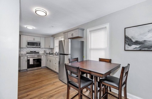 Huntsville House | Simple, 2-Bedroom Home Near Lowe Mill