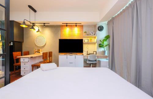 Mampang Prapatan Apartment | Comfort Studio Apartment at Nine Residence for Your Stay
