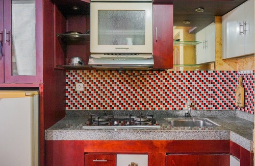 Panunggangan Utara Apartment | Minimalist Studio at Great Western Resort with Pool & Breakfast