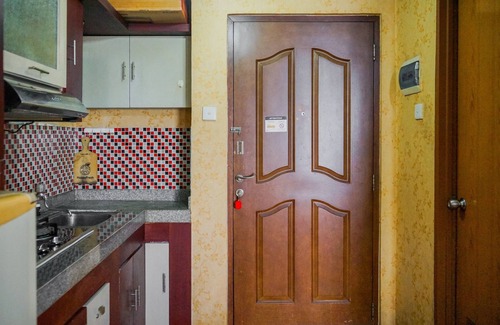Panunggangan Utara Apartment | Minimalist Studio at Great Western Resort with Pool & Breakfast