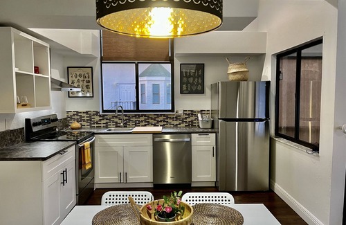 Palm River Estates Apartment | Guest Rated 10/10: Cozy Apartment with Spa & Breakfast