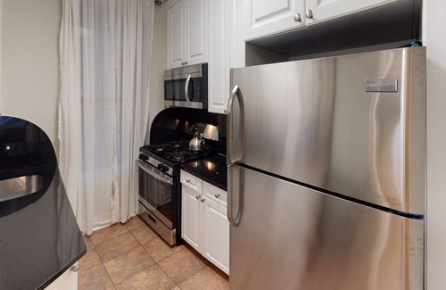 Manhattan Valley Apartment | Kid-Friendly Apartment #549 with Full Kitchen Amenities