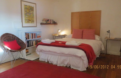 Dennes Point Cottage | Simple cottage with charm, character and exceptional views