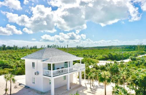 North Palmetto Point House | Cozy Simple Life Cottage with Breakfast & Family-Friendly Vibes