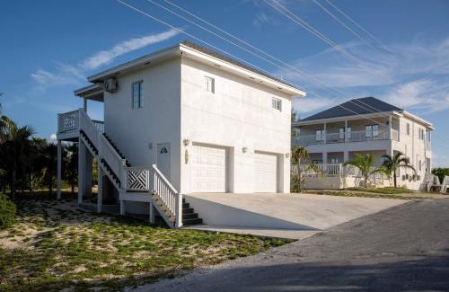 North Palmetto Point House | Cozy Simple Life Cottage with Breakfast & Family-Friendly Vibes