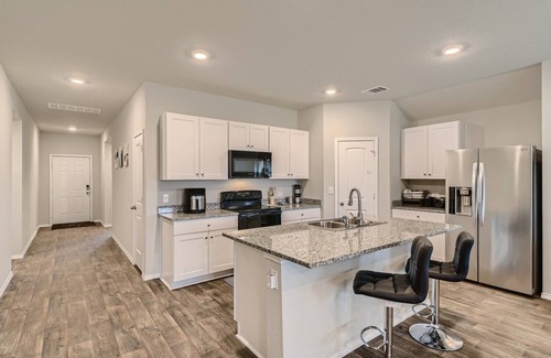 Austin House | Convenient Home Near Airport & Tesla - Pet-Friendly Stay