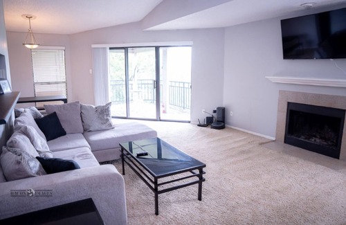 North Arlington Apartment | Simple Oasis with amazing view