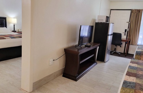 Palmetto Dunes Hotel | Convenient Stay at Simple Rewards Inn with Breakfast Included