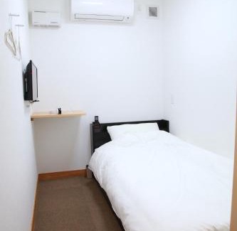 Hitoyoshi Hotel | Budget-Friendly Simple Sleep 個室カプセル for Families