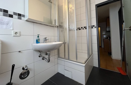 Karlsruhe City Centre Apartment | Cozy Simplex Apartments am Ludwigsplatz | Family & Pet Friendly