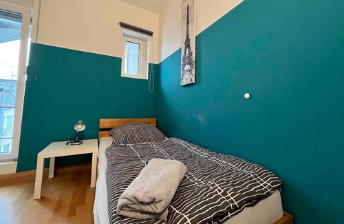Karlsruhe City Centre Apartment | Cozy Simplex Apartments at Ludwigsplatz with Great Amenities