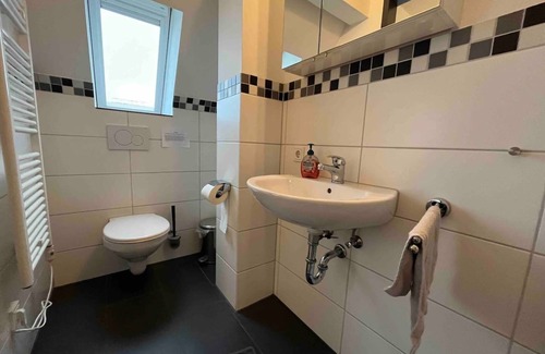 Karlsruhe City Centre Apartment | Cozy Simplex Apartments am Ludwigsplatz with Breakfast & More
