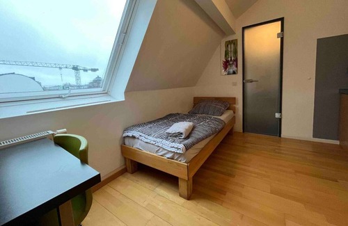 Karlsruhe City Centre Apartment | Cozy Simplex Apartments am Ludwigsplatz with Breakfast & More