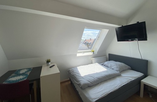 Karlsruhe City Centre Apartment | Modern Simplex Apartments am Ludwigsplatz with Great Amenities