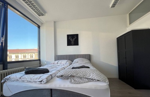 Karlsruhe City Centre Apartment | Comfortable Simplex Apartments am Marktplatz for Your Stay