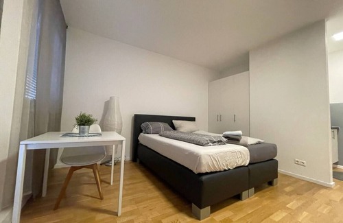 Karlsruhe City Centre Apartment | Inviting Simplex Apartments at Ludwigsplatz | Suite Two