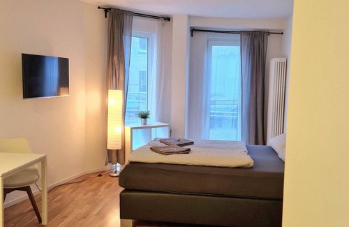 Karlsruhe City Centre Apartment | Modern Simplex Apartments at Ludwigsplatz | Suite Four Stay