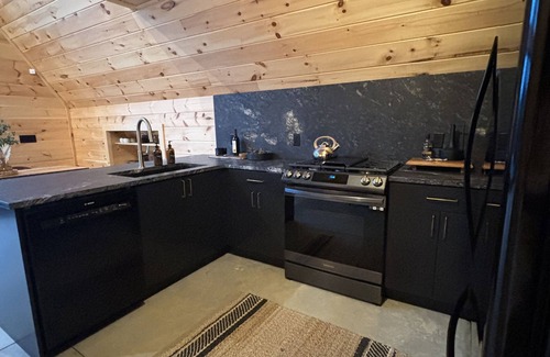 Ellijay Cabin | Discover a Stylish Mountain Retreat in East Ellijay