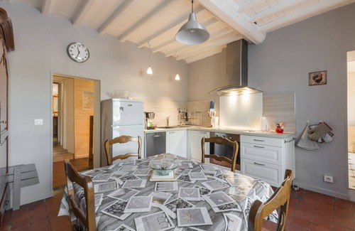 Saint-Laurent-sur-Mer House | Cozy Holiday Home with Ocean View Terrace and Breakfast