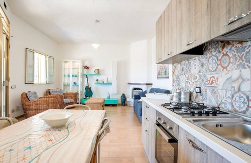 Scoglitti Villa | Cozy Villa in Scoglitti Steps from the Beach with Breakfast