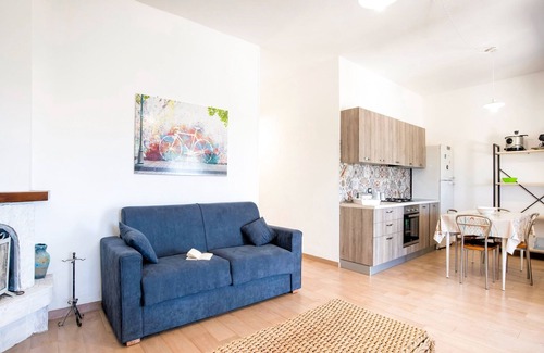 Scoglitti Villa | Cozy Villa in Scoglitti Steps from the Beach with Breakfast