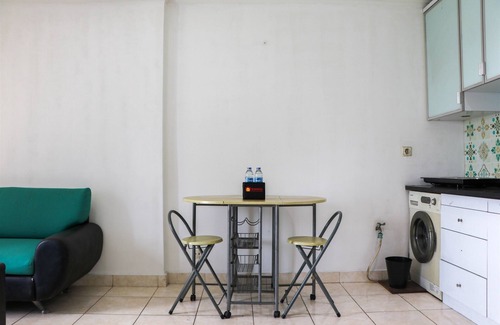 Kelapa Gading Barat Apartment | Cozy 2Br City Home Gading Riverview with Kitchen & Breakfast