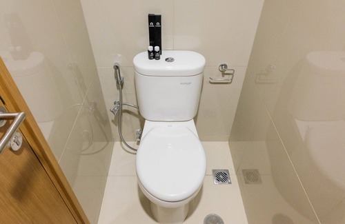 Panunggangan Utara Apartment | Cozy Studio Apartment with Pool at Tree Park City