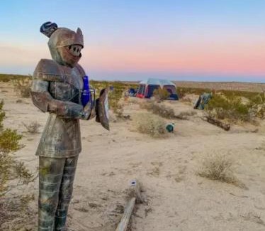 Joshua Tree House | Cozy Bungalow Stay - Camping with Child and Pet Friendly Vibes