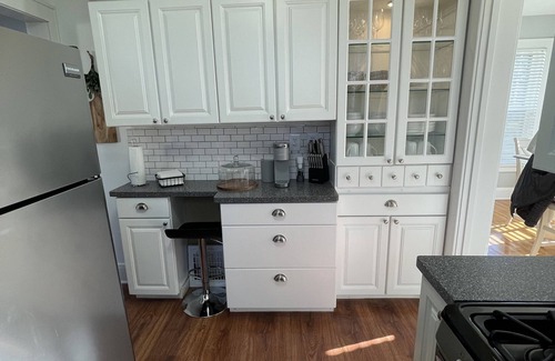 Quincy House | Inviting Cottage with Kitchen & Top Guest Rating of 9.6