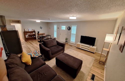 Denton Cottage | Convenient Stay with Pet-Friendly and Family Amenities